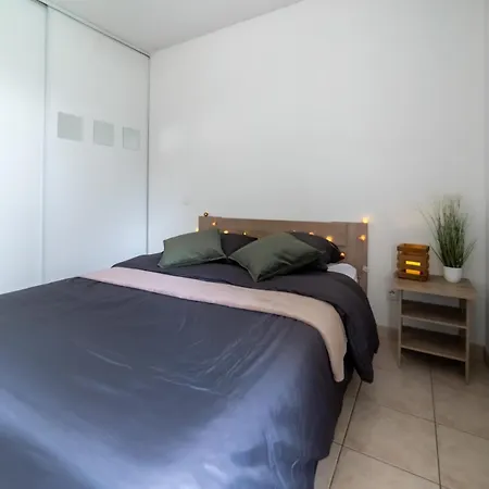 شقة T2 Confort Quartier Bourran Jardin - Parking - Piscine *